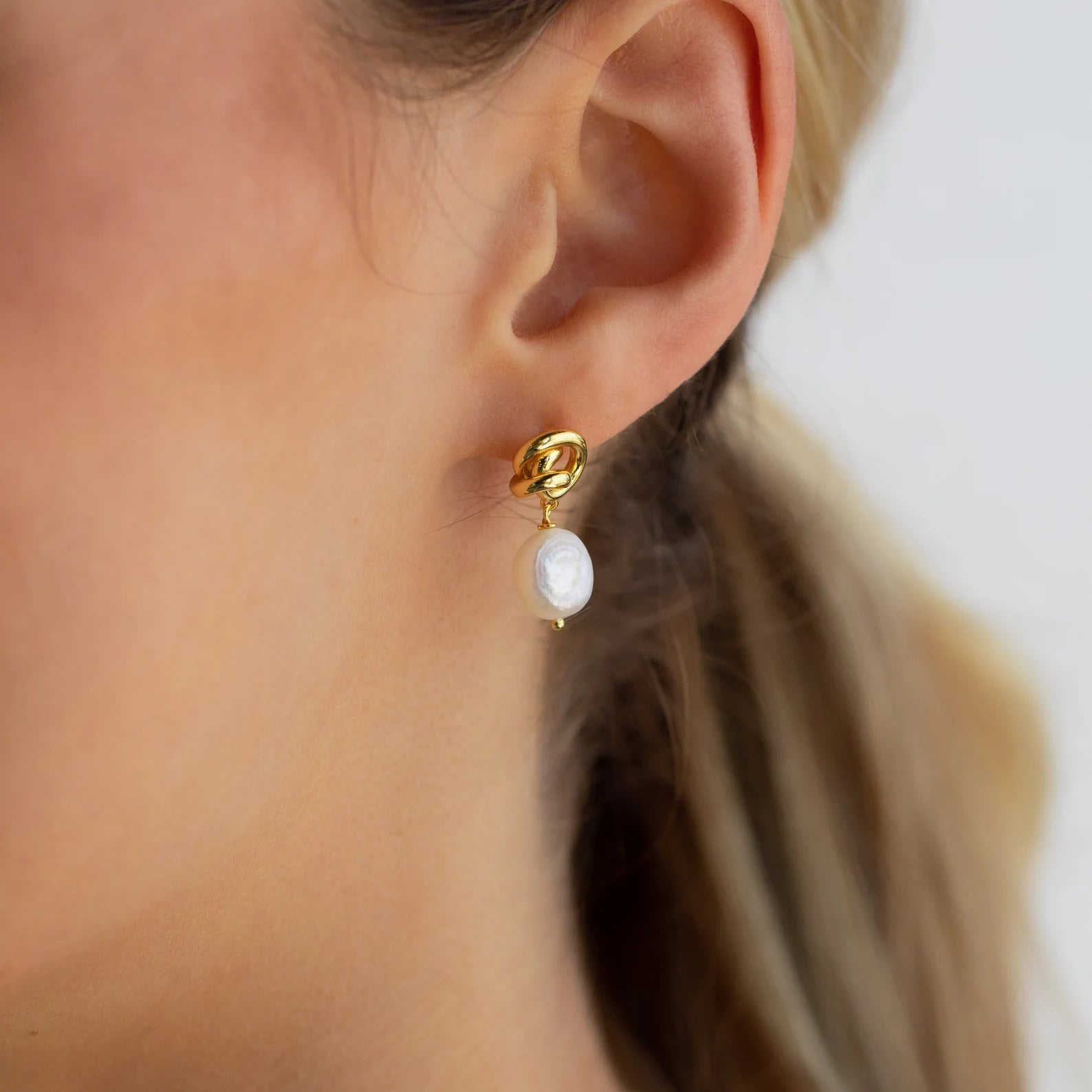 Dainty Knotted Earrings