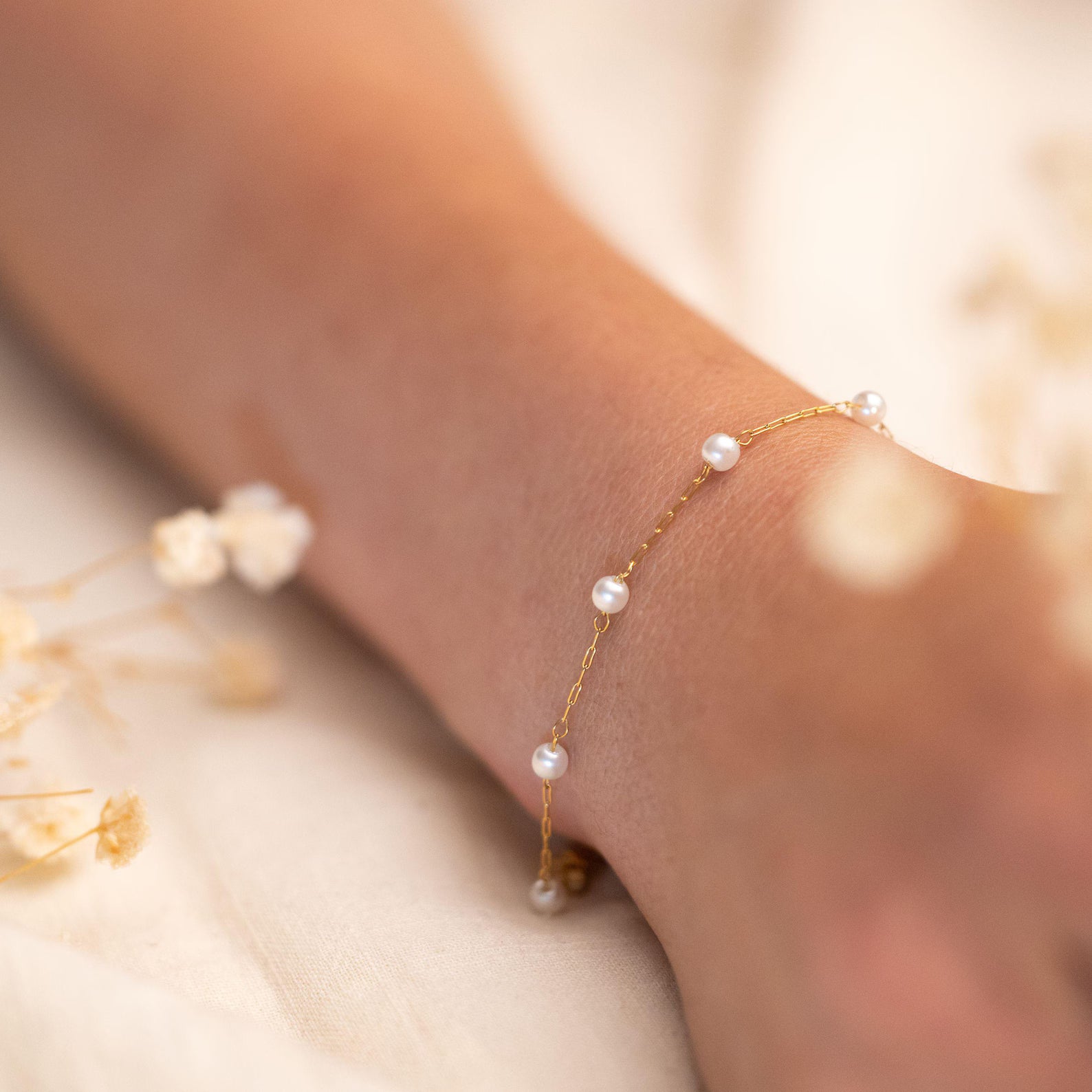 Dainty Pearl Bracelet