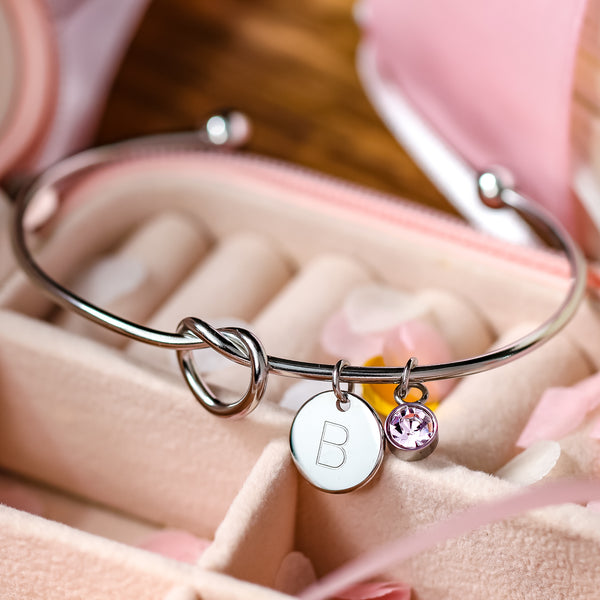 Tying the online knot bracelet